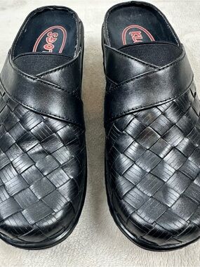 KLOGS Womens 7M Black Leather Woven Clogs Mules Slip Resistant Comfort